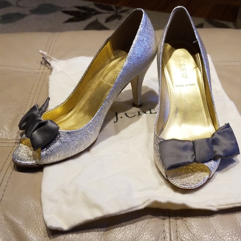J crew textured silver peep toe w.grey satin bow